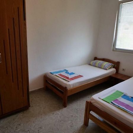 Familien Apartment Zeno Ulcinj Esterno foto