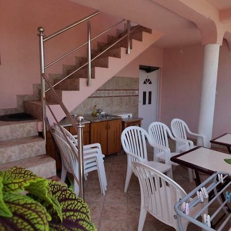 Familien Apartment Zeno Ulcinj Esterno foto