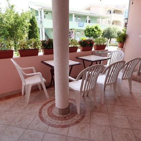 Familien Apartment Zeno Ulcinj Esterno foto